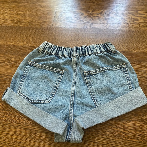 ASOS Denim High-Rise Original “Mom” Shorts Size 2 - Picture 2 of 3